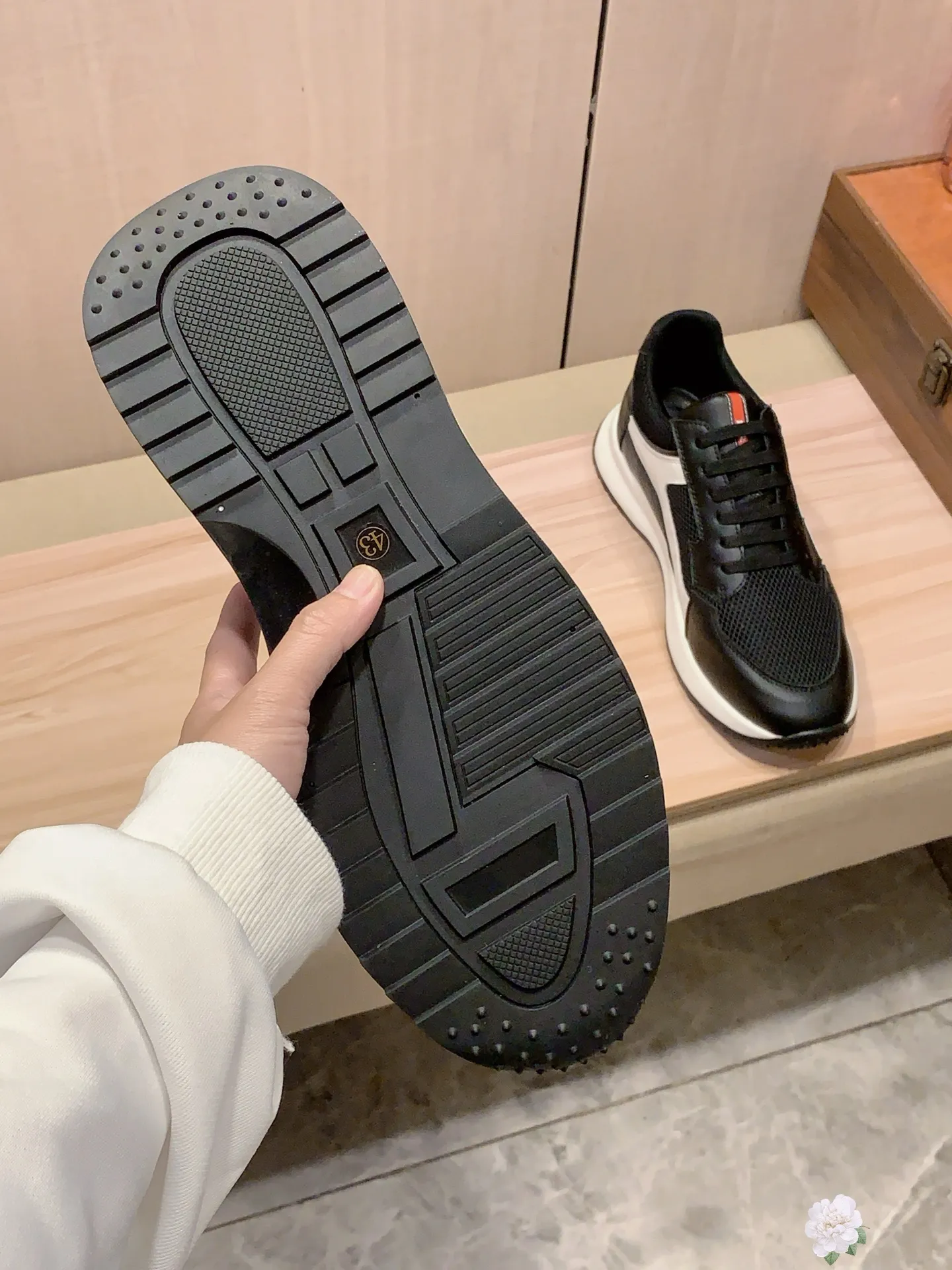 Men's shoes 💰460💰💰🎩🎩[Lightning][Lightning] "Prada PRADA*" latest hot style casual shoes, top brand [seduce] luxury~purchase, top~quality. [Strong] The upper is made of imported breathable cowhide with material ➕ breathable sheepskin feet (•) and fine workmanship. The original stylish and stylish soft rubber wear-resistant and non-slip outsole is light and comfortable on the feet. The real thing looks better when photographed in person. 0121: code: 38-44, 4️⃣ colors selected